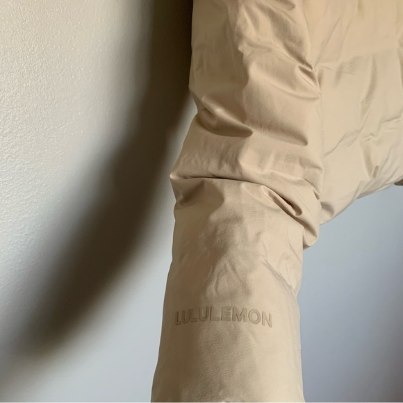 Lululemon Slush Hour Hooded Jacket
Trench - Picture 12 of 12